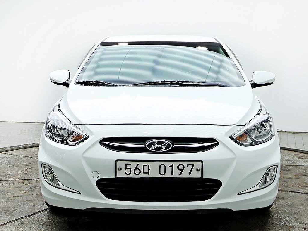 HYUNDAI Accent 2017 Blanco - Importación desde Corea - HF Imports Iquique - Foto 1