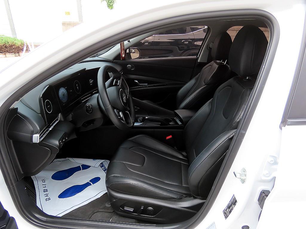 HYUNDAI Avante - Vista 5