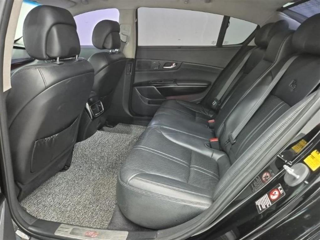 KIA K9 - Vista 12