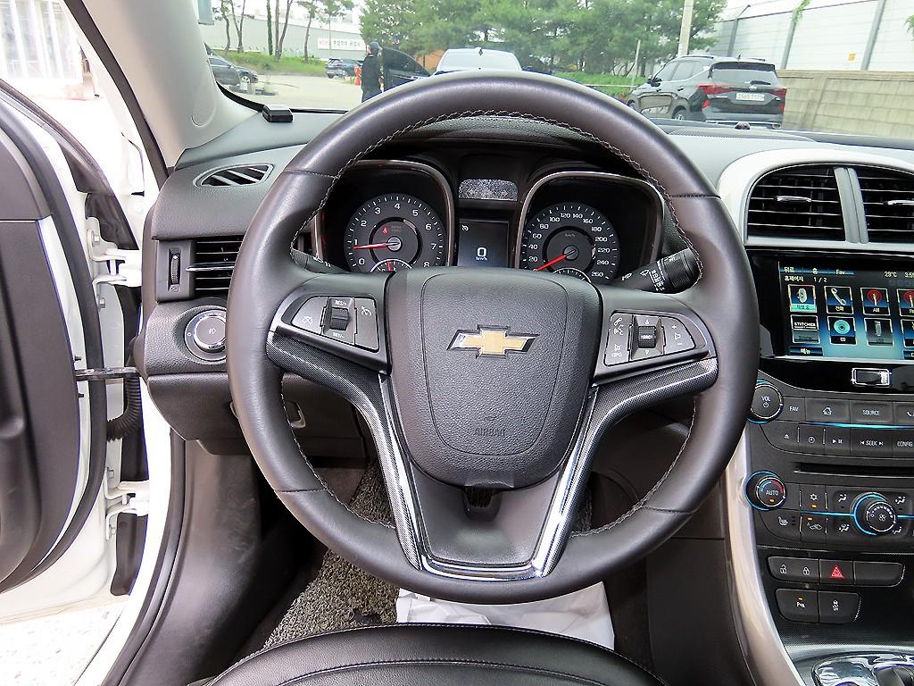 Chevrolet Malibu - Vista 8