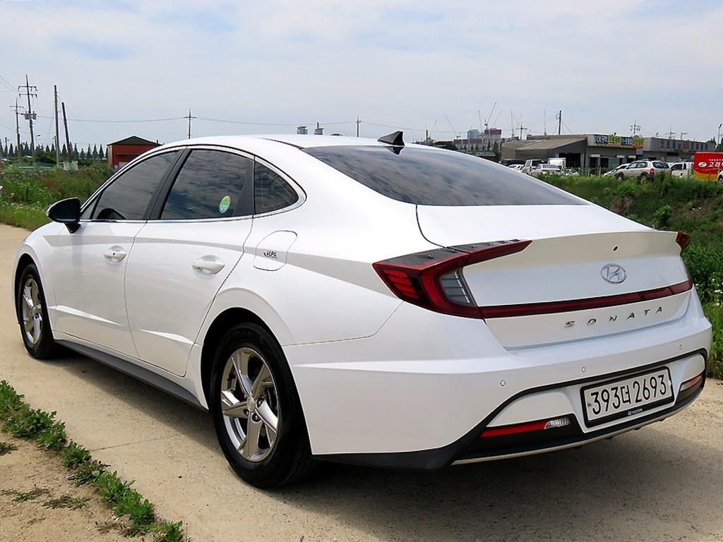 HYUNDAI Sonata - Vista 3