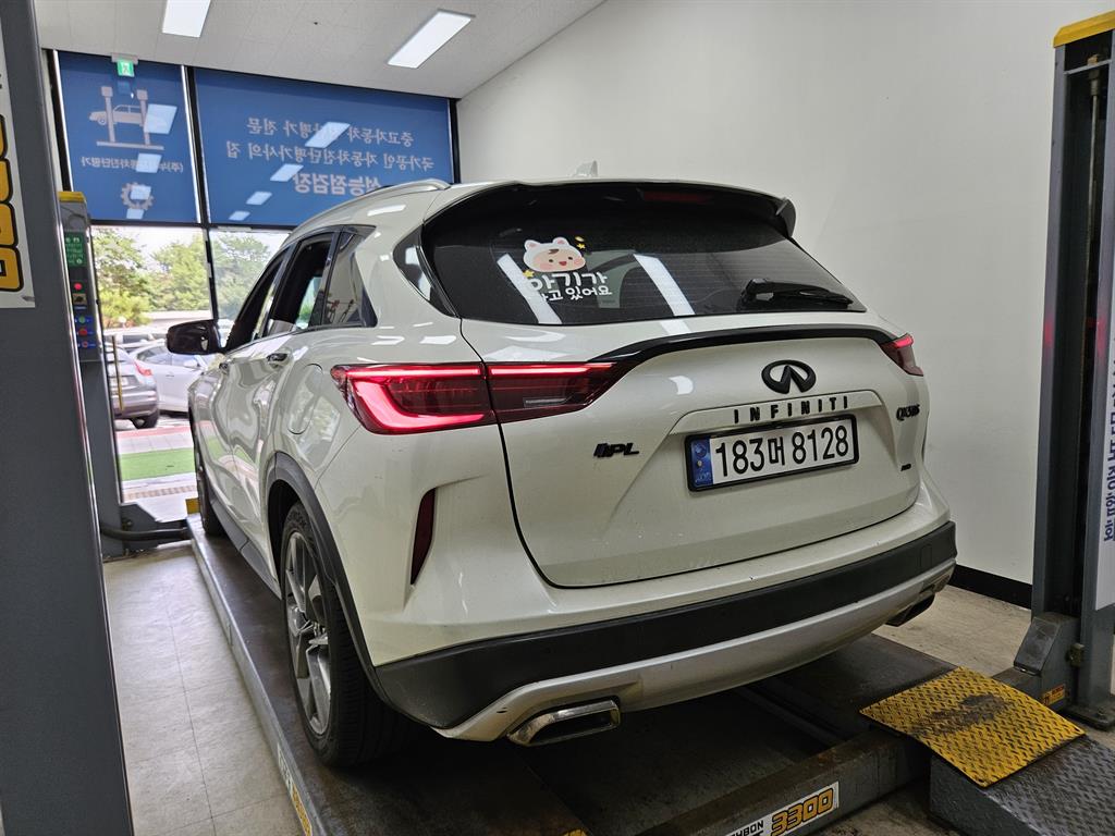 Infiniti QX - Vista 2
