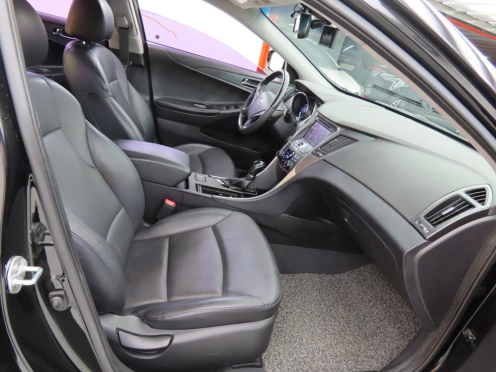 HYUNDAI Sonata - Vista 7