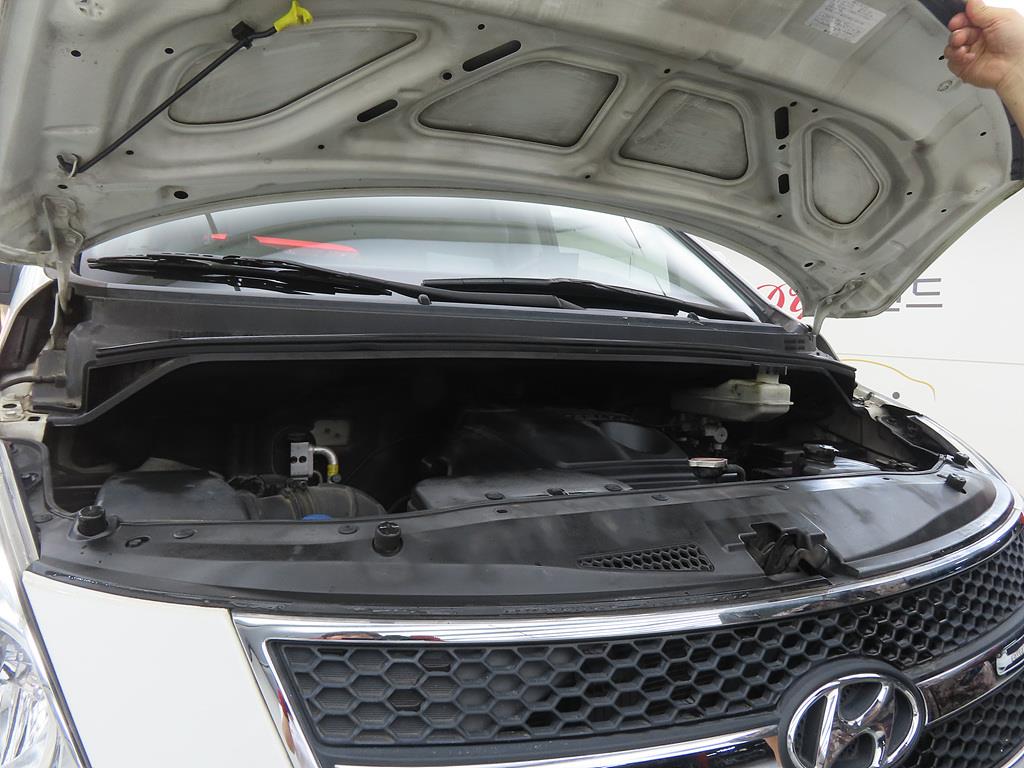 HYUNDAI Starex 2011 Blanco - Importación desde Corea - HF Imports Iquique - Foto 13