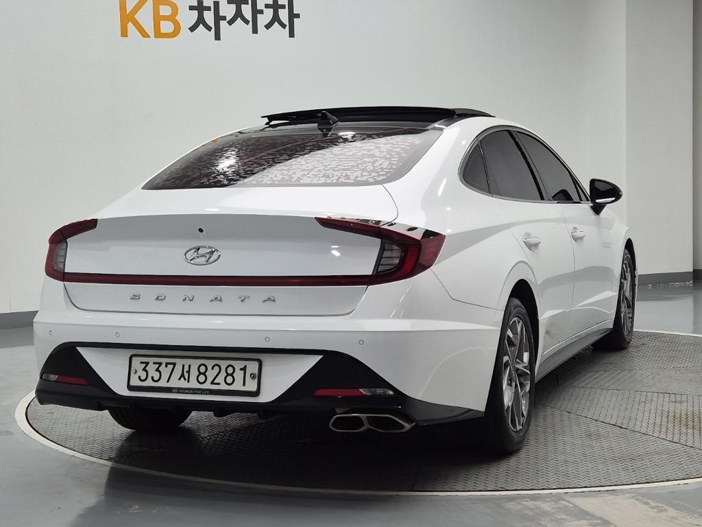 HYUNDAI Sonata - Vista 3