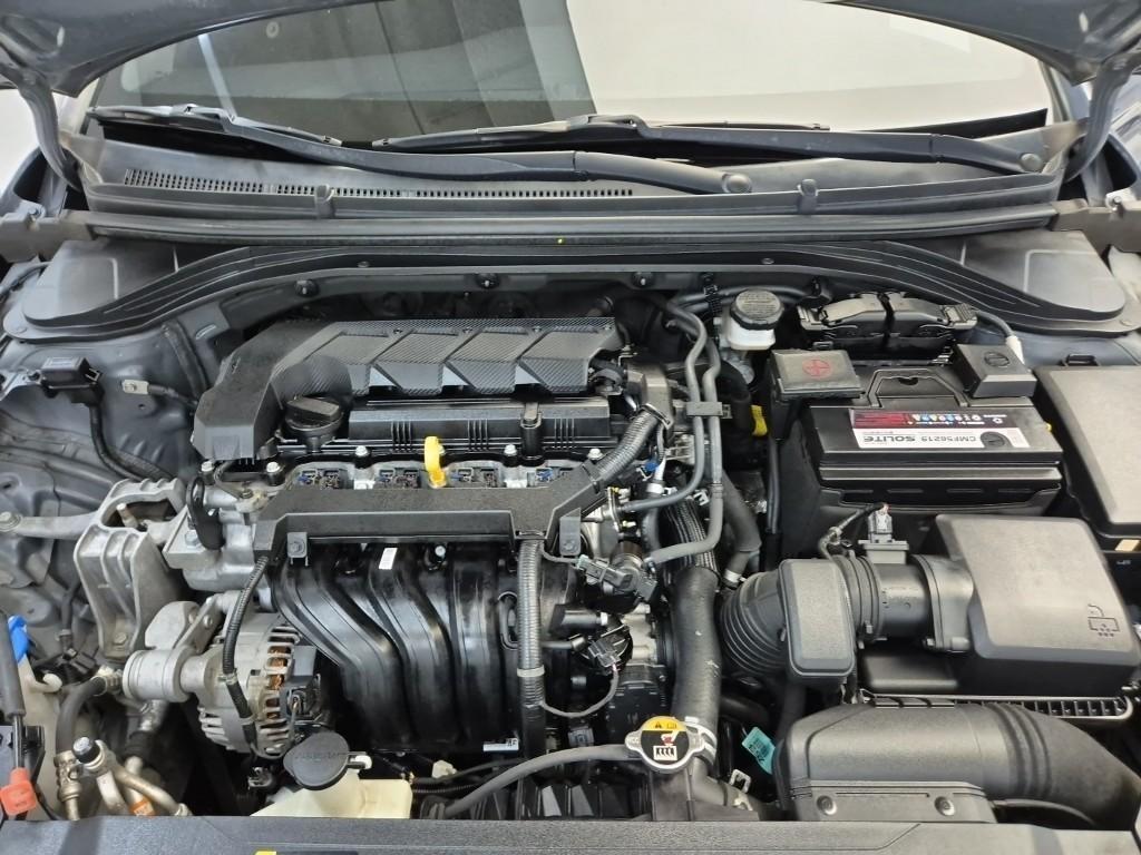 HYUNDAI Avante - Vista 5