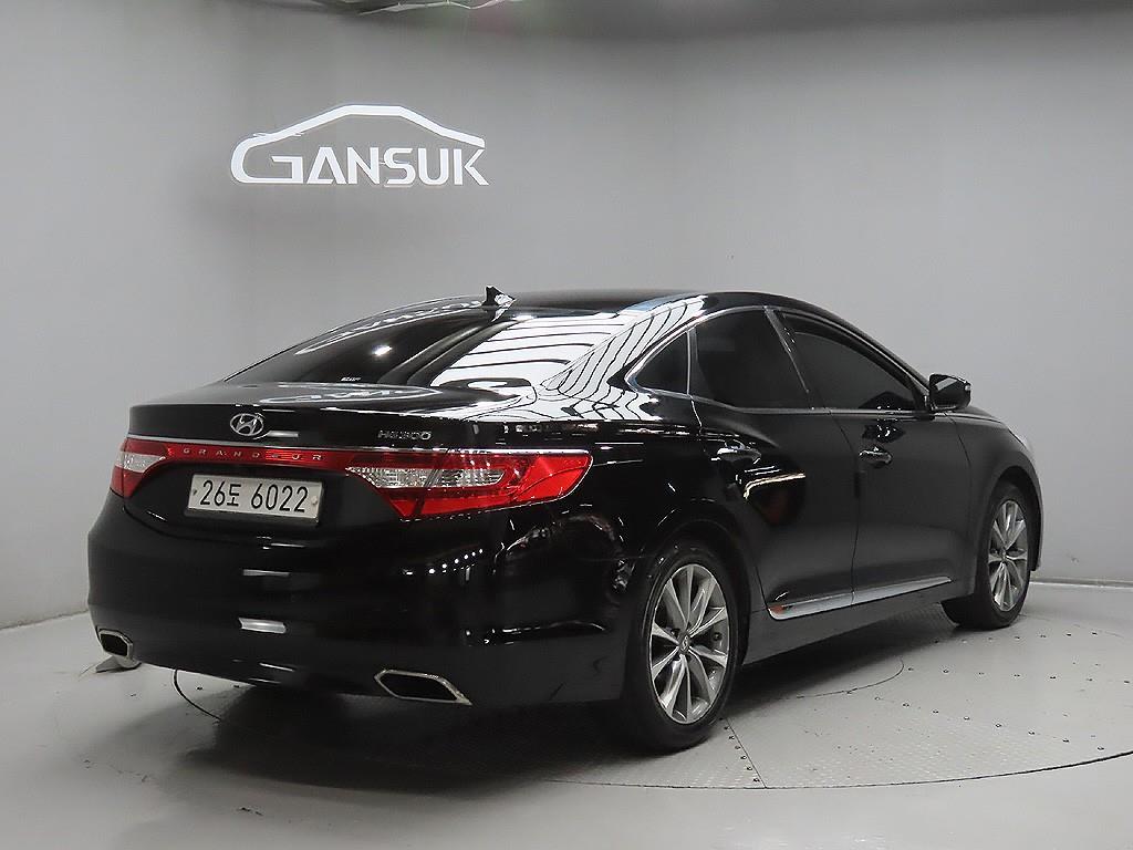 HYUNDAI Grandeur - Vista 7