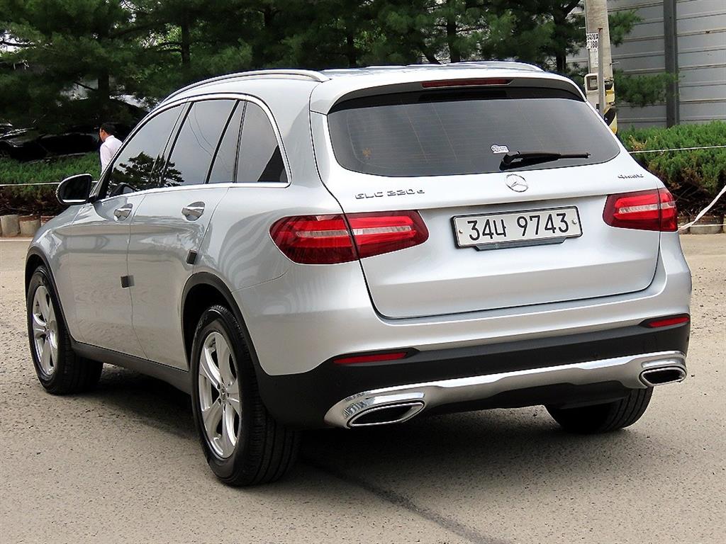 Mercedes Benz GLC Class - Vista 3