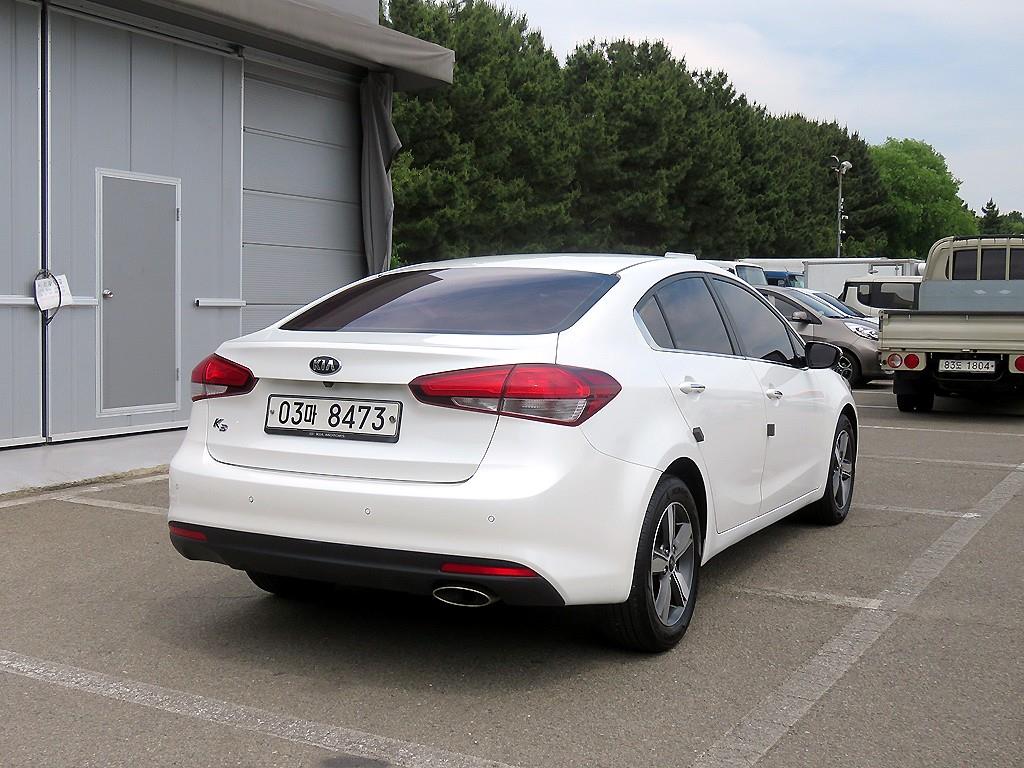 KIA K3 - Vista 4