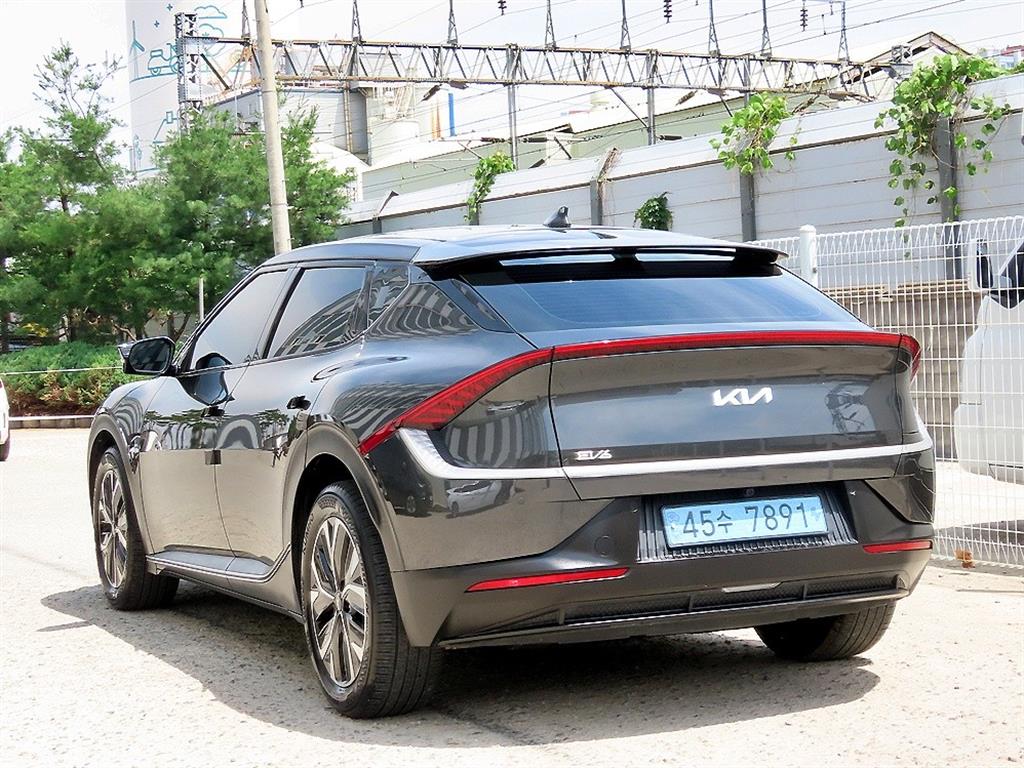 KIA EV6 - Vista 3