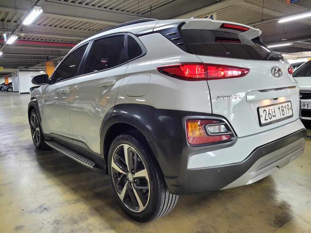 HYUNDAI Kona - Vista 4