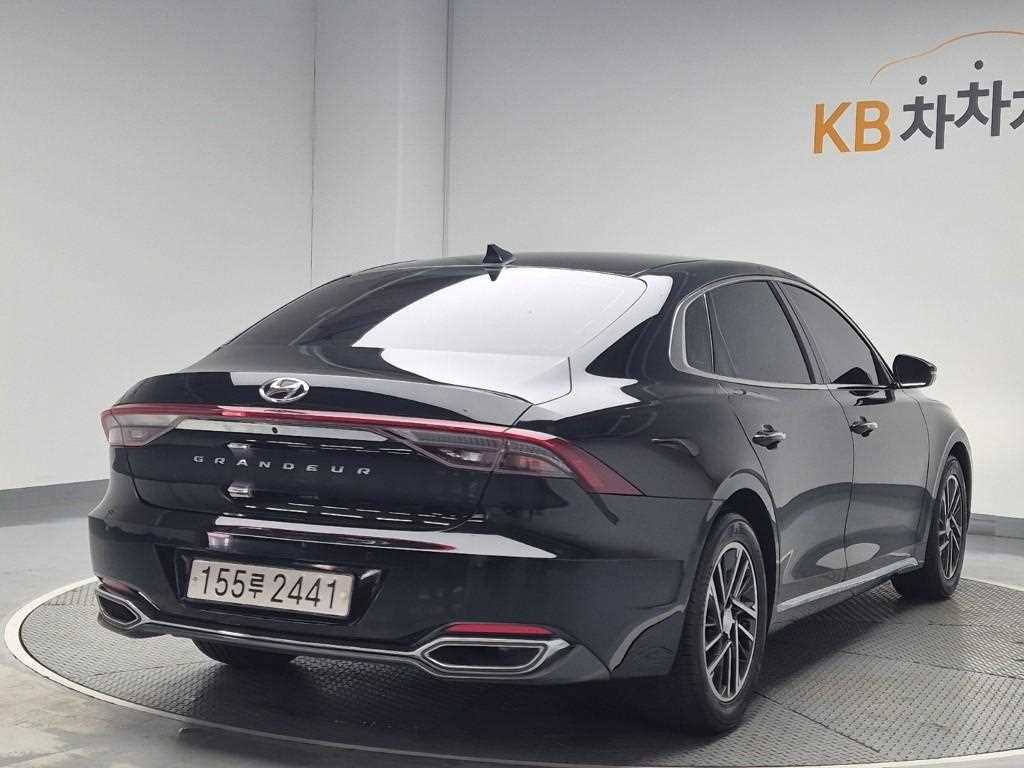 HYUNDAI Grandeur - Vista 3