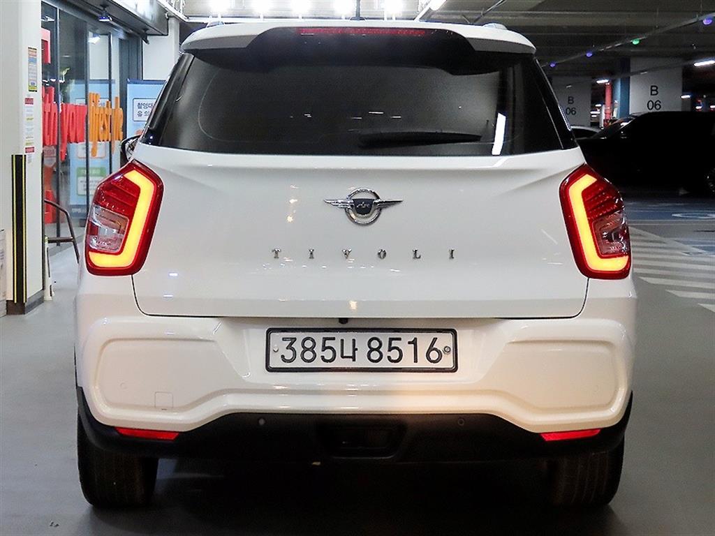 Ssangyong Tivoli - Vista 5