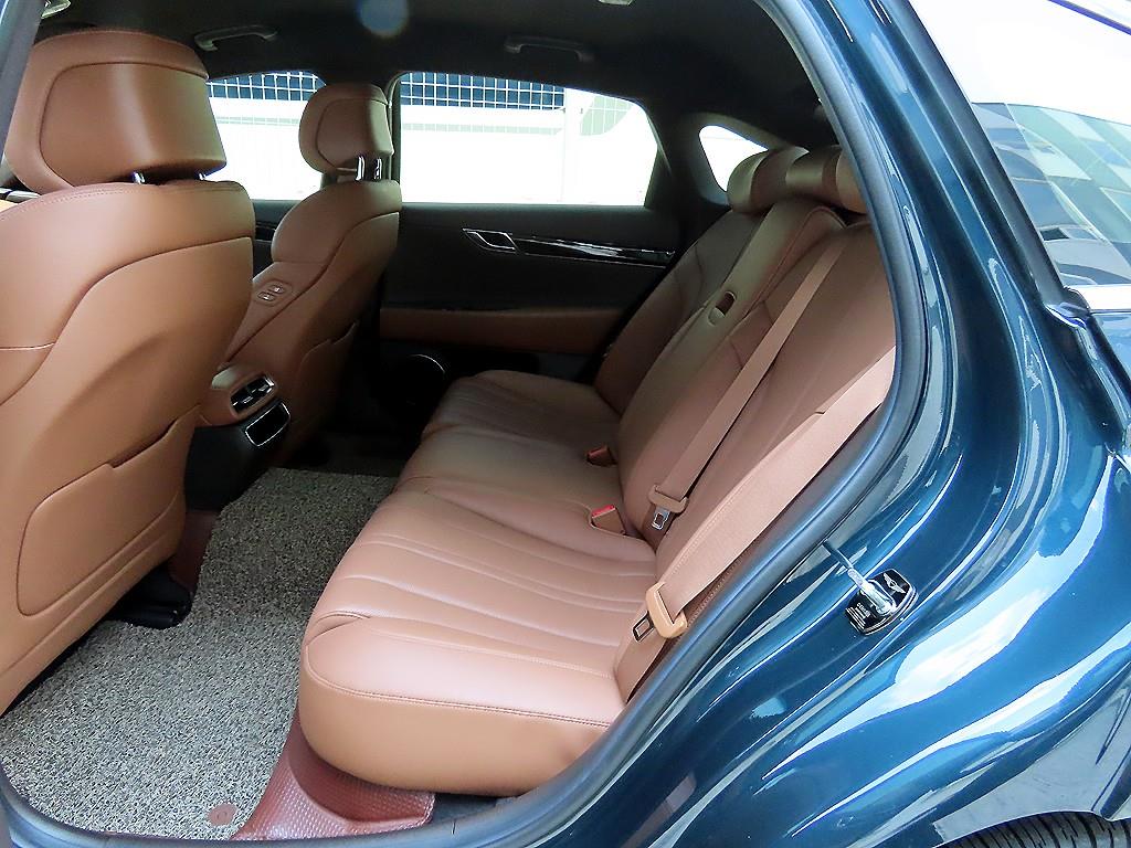 Genesis G80 - Vista 6