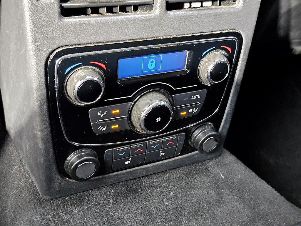 Jaguar XF - Vista 11
