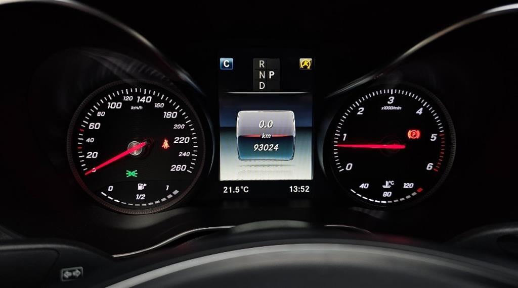 Mercedes Benz GLC Class - Vista 8