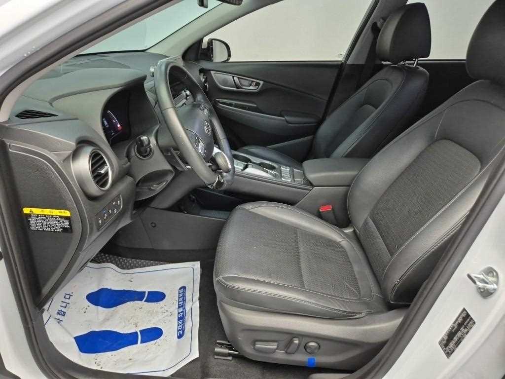 HYUNDAI Kona - Vista 11