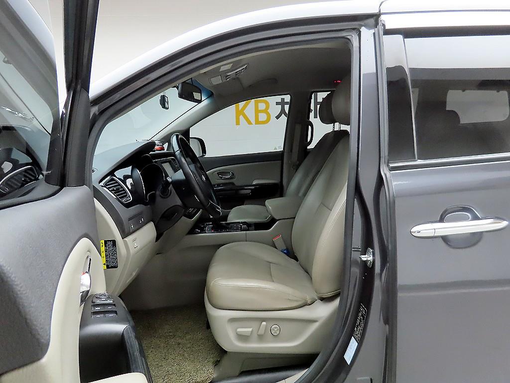 KIA Carnival 2017 Gris - Importación desde Corea - HF Imports Iquique - Foto 13