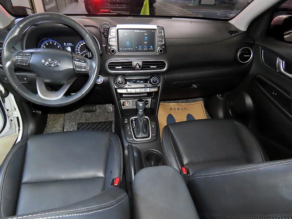 HYUNDAI Kona - Vista 10