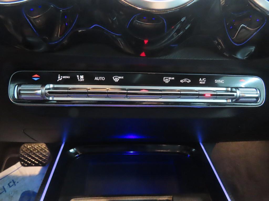 Mercedes Benz GLB Class - Vista 12