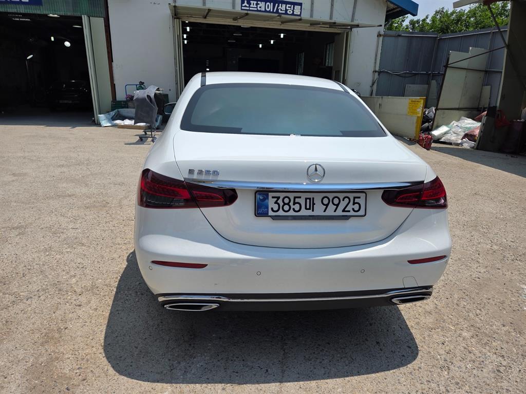 Mercedes Benz E class - Vista 2
