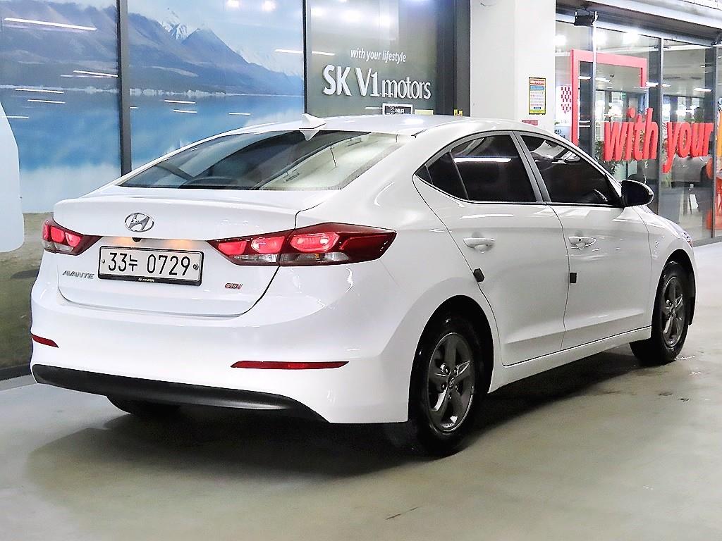 HYUNDAI Avante - Vista 4