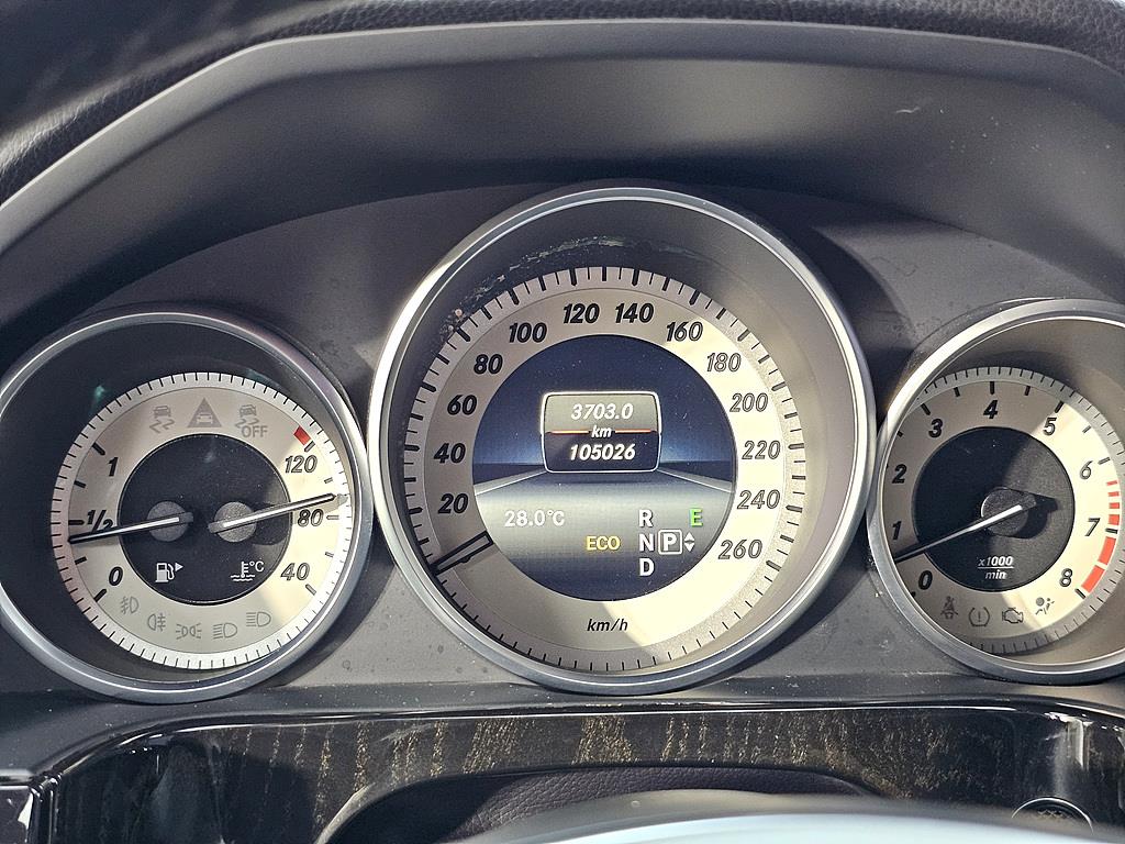 Mercedes Benz E class - Vista 7