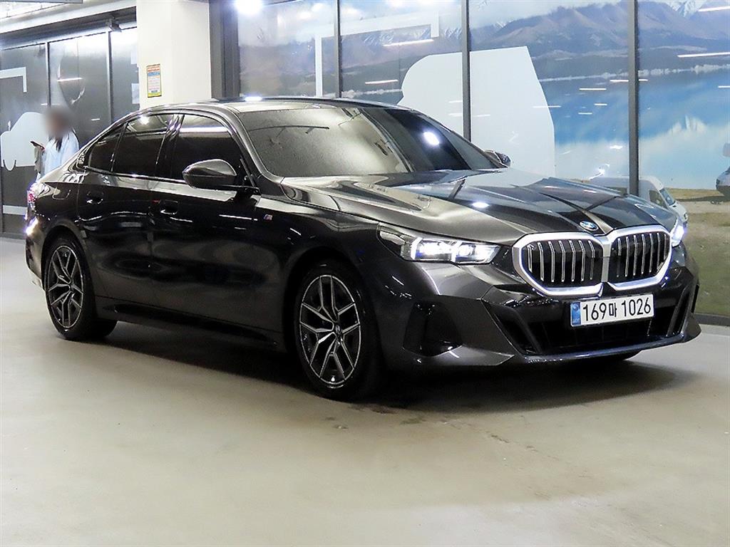BMW 5 Series 2025 Negro - Importación desde Corea - HF Imports Iquique - Foto 1