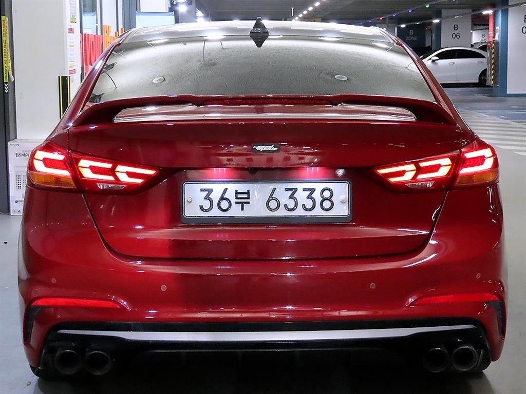 HYUNDAI Avante - Vista 5