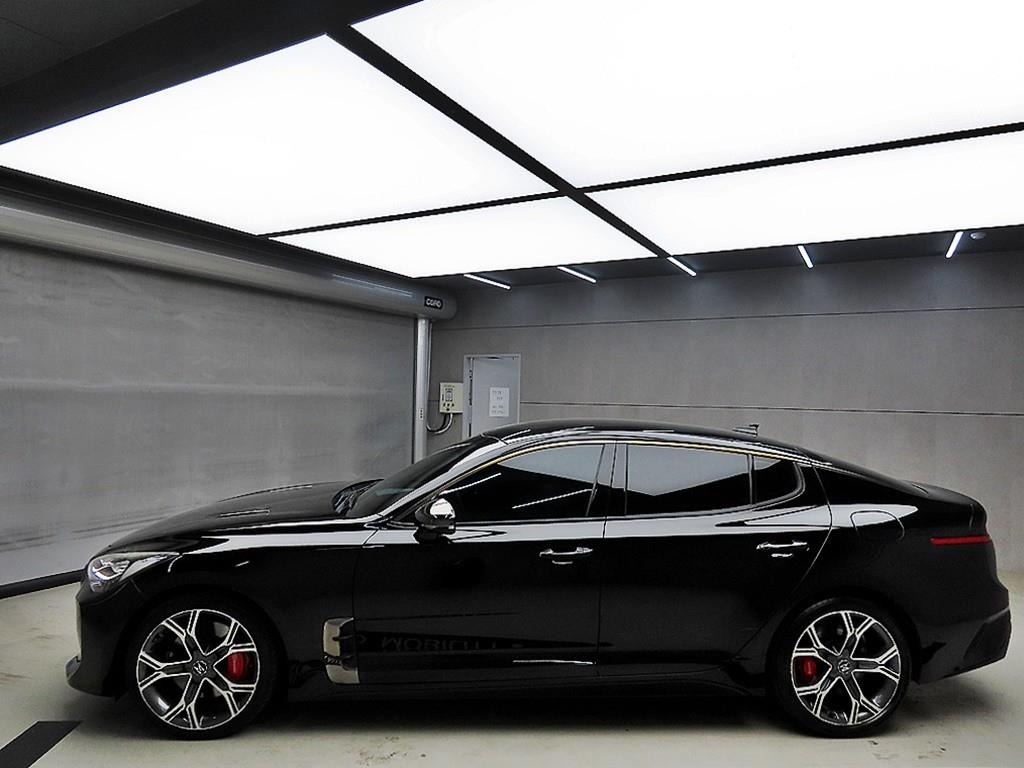 KIA Stinger - Vista 4