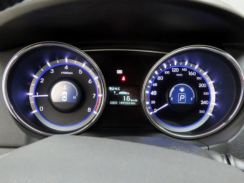 HYUNDAI Sonata - Vista 6