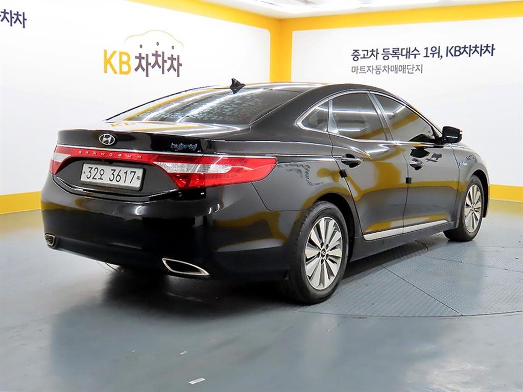 HYUNDAI Grandeur - Vista 4