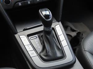 HYUNDAI Avante - Vista 12
