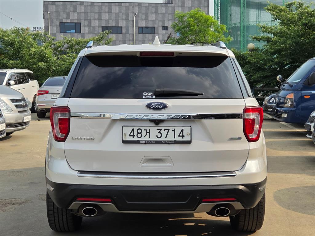 Ford Explorer - Vista 3