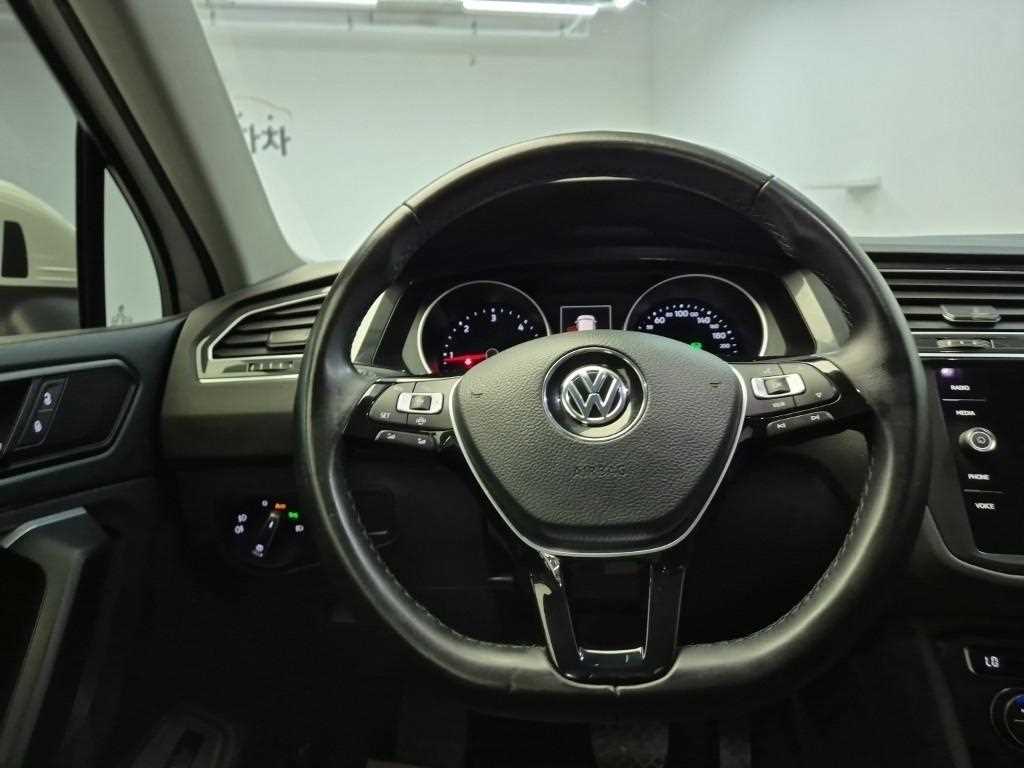 Volkswagen Tiguan - Vista 9