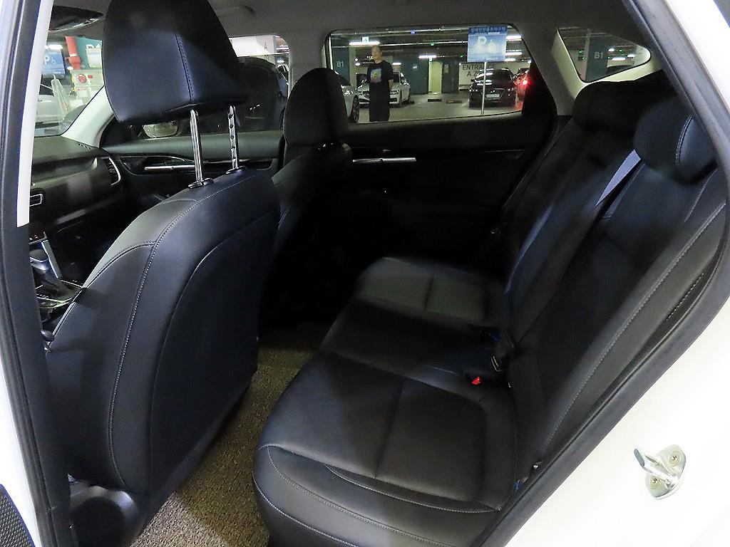 KIA Seltos - Vista 7