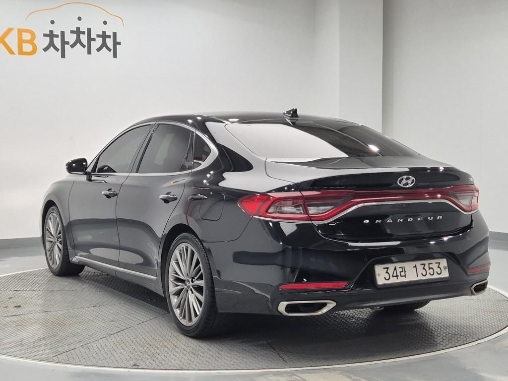 HYUNDAI Grandeur - Vista 2