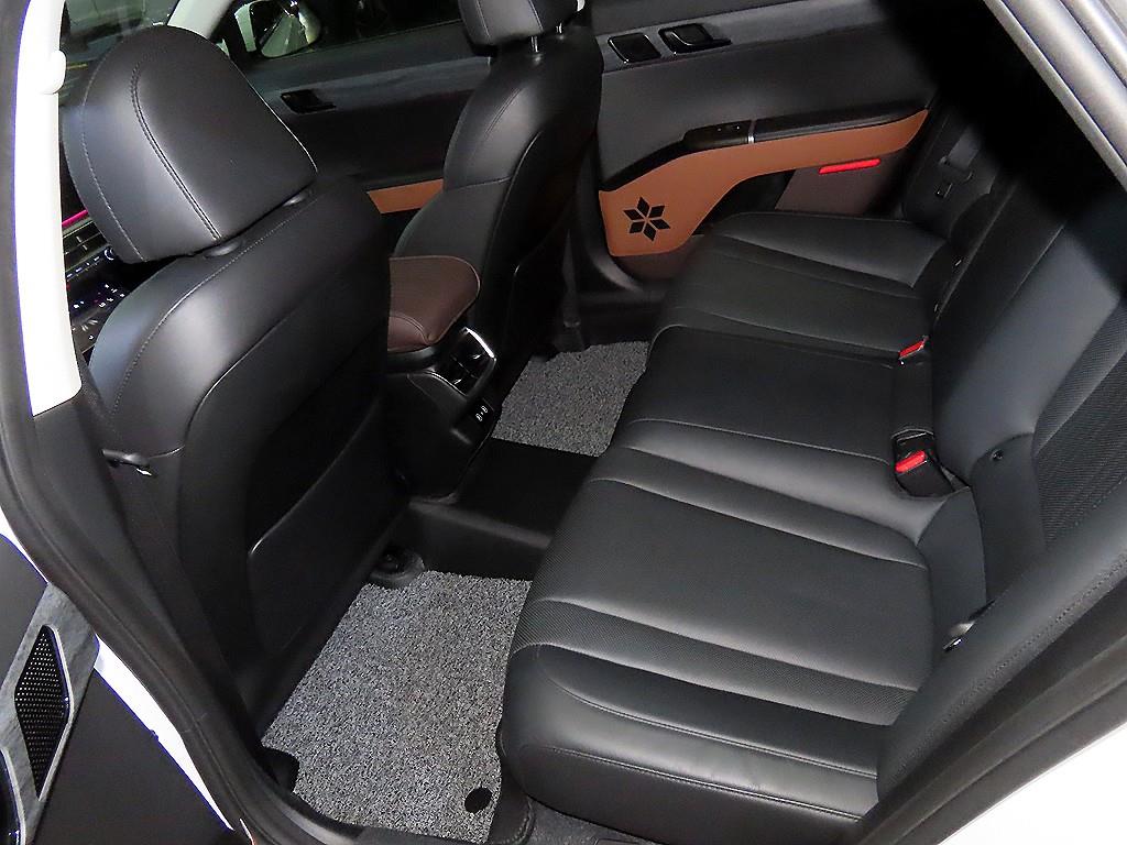 HYUNDAI Grandeur - Vista 7