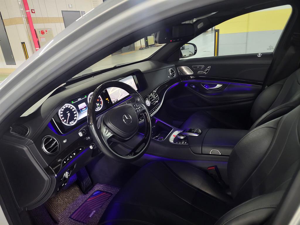 Mercedes Benz S Class - Vista 5
