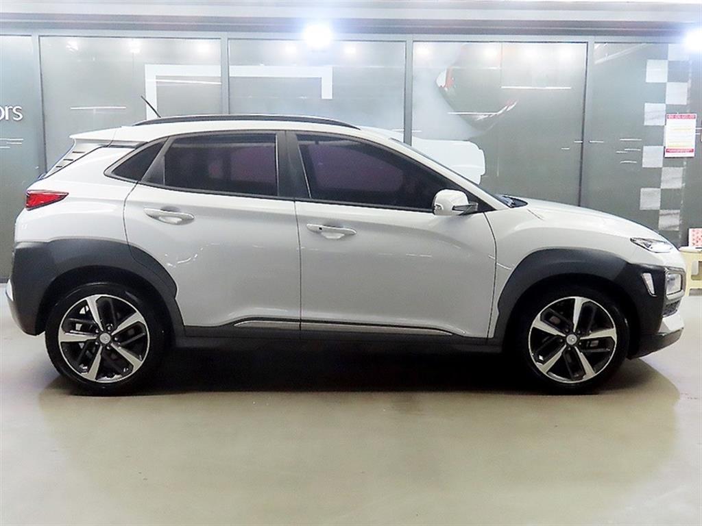 HYUNDAI Kona - Vista 3