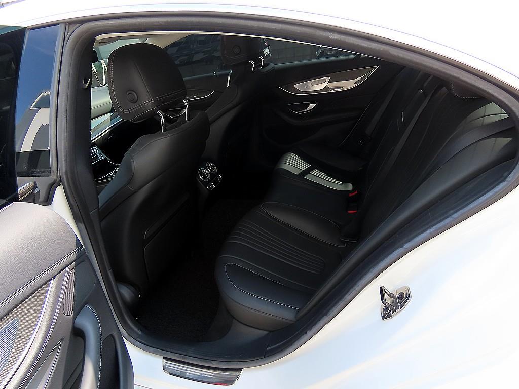 Mercedes Benz CLS Class - Vista 6