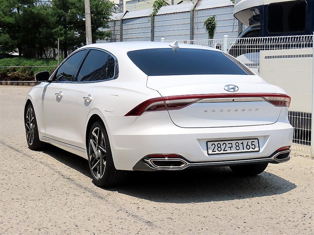 HYUNDAI Grandeur - Vista 3