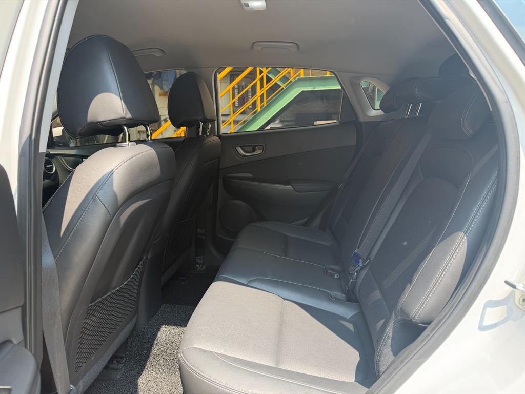 HYUNDAI Kona - Vista 11