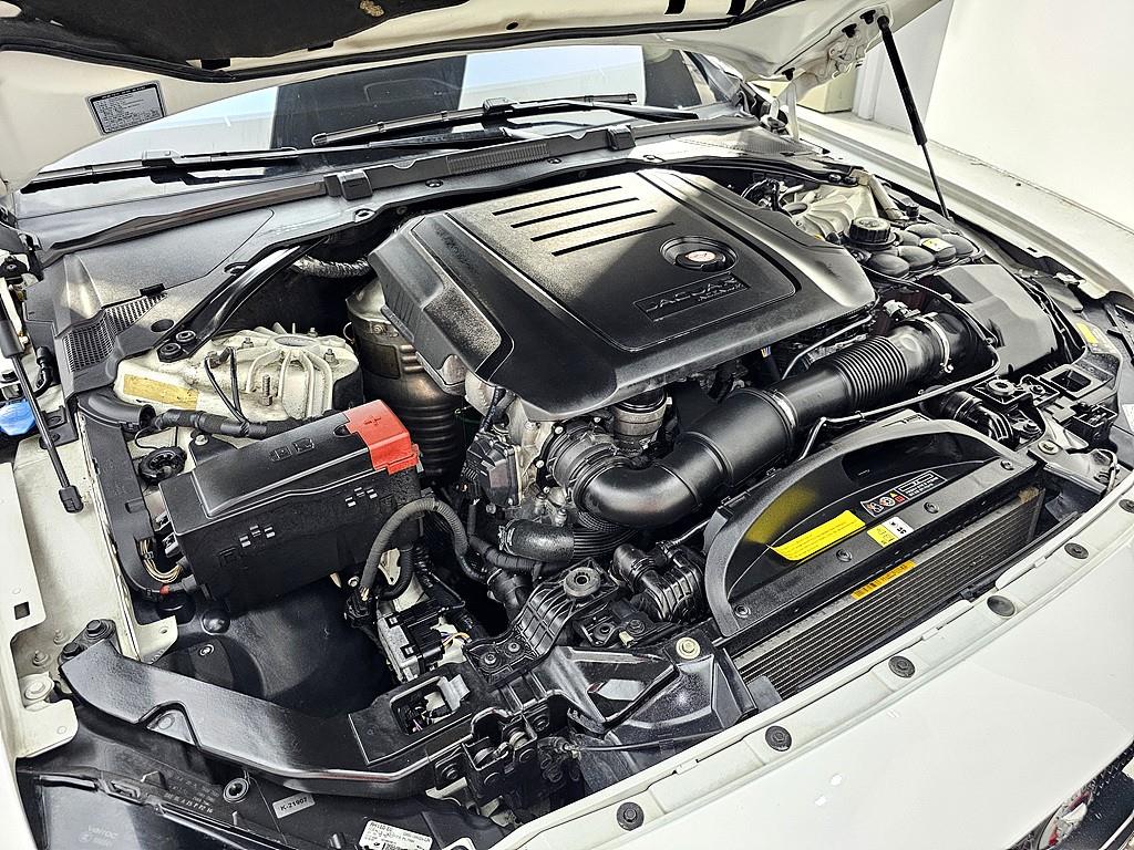 Jaguar XF - Vista 6
