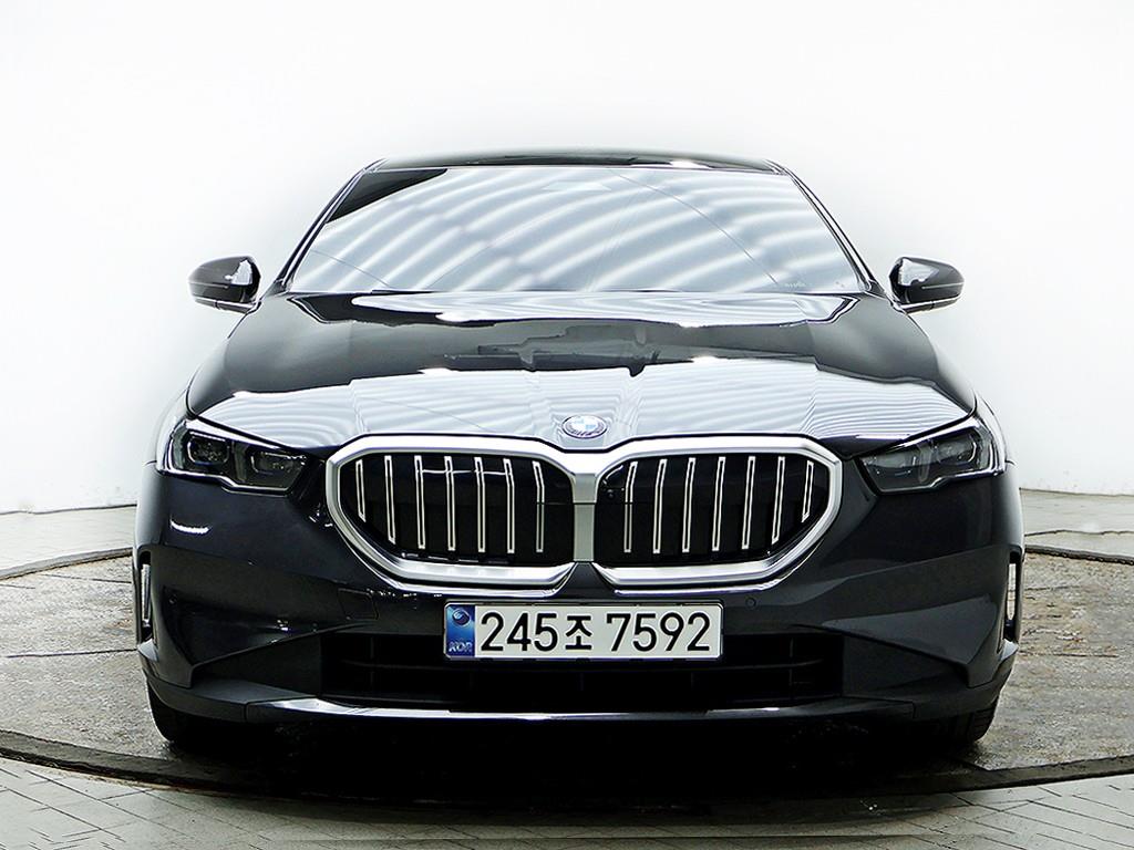BMW 5 Series 2024 Gris - Importación desde Corea - HF Imports Iquique - Foto 1