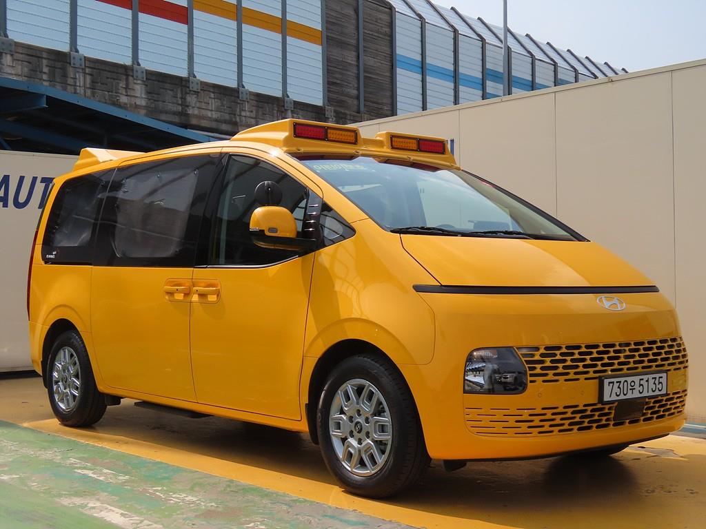 HYUNDAI Staria 2025 Amarillo - Importación desde Corea - HF Imports Iquique - Foto 1