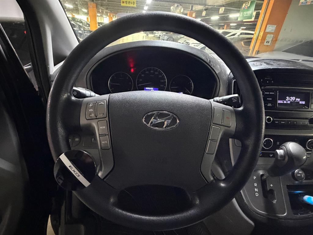 HYUNDAI Starex - Vista 9