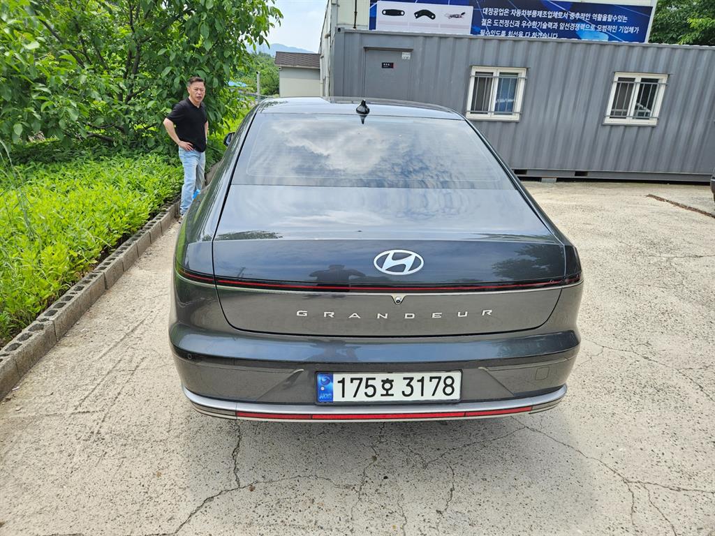 HYUNDAI Grandeur - Vista 4