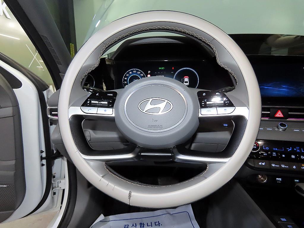 HYUNDAI Avante - Vista 8