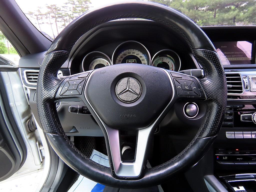 Mercedes Benz E class - Vista 8